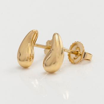 Tiffany & Co, Elsa Peretti, a pair of 18K gold "Teardrop" earrings.