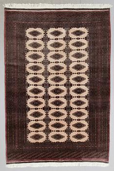 MATTA, orientalisk, ca 246 x 165 cm.