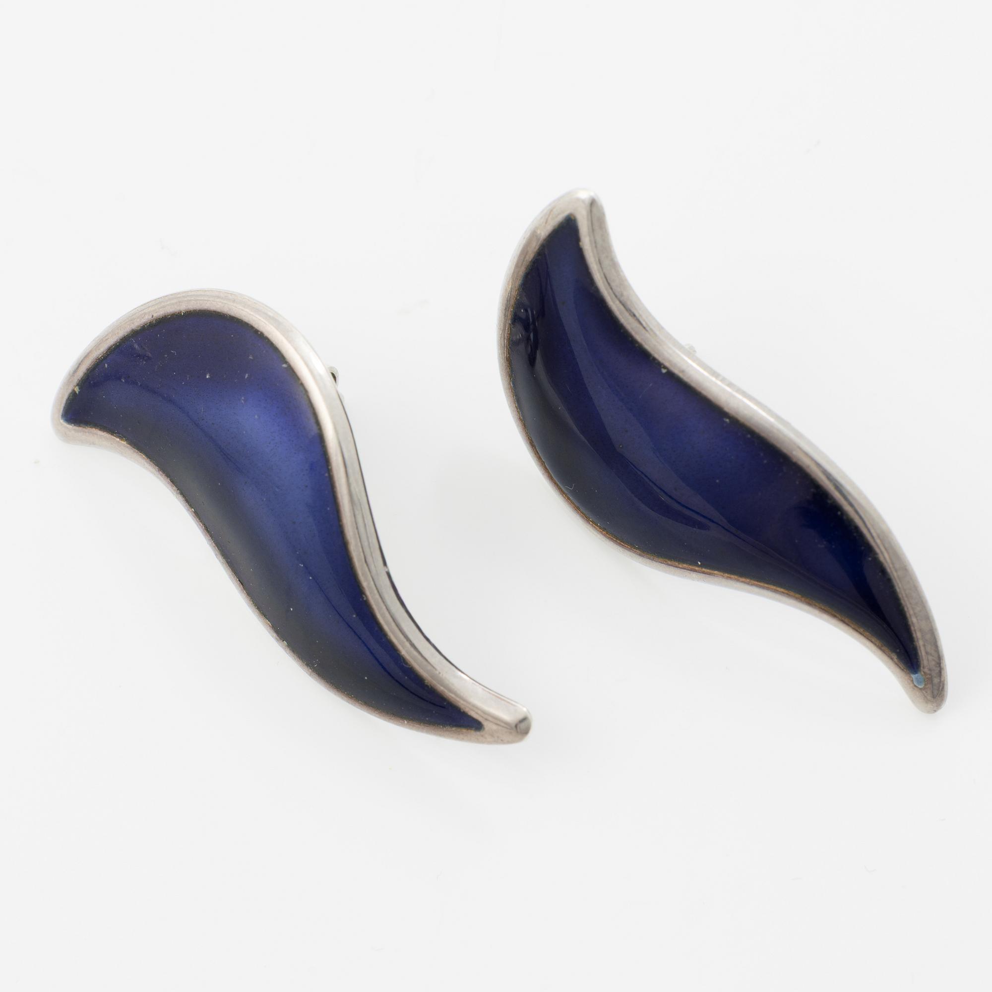 David Andersen, brooch, a pair of earrings and a pendant, silver and enamel.