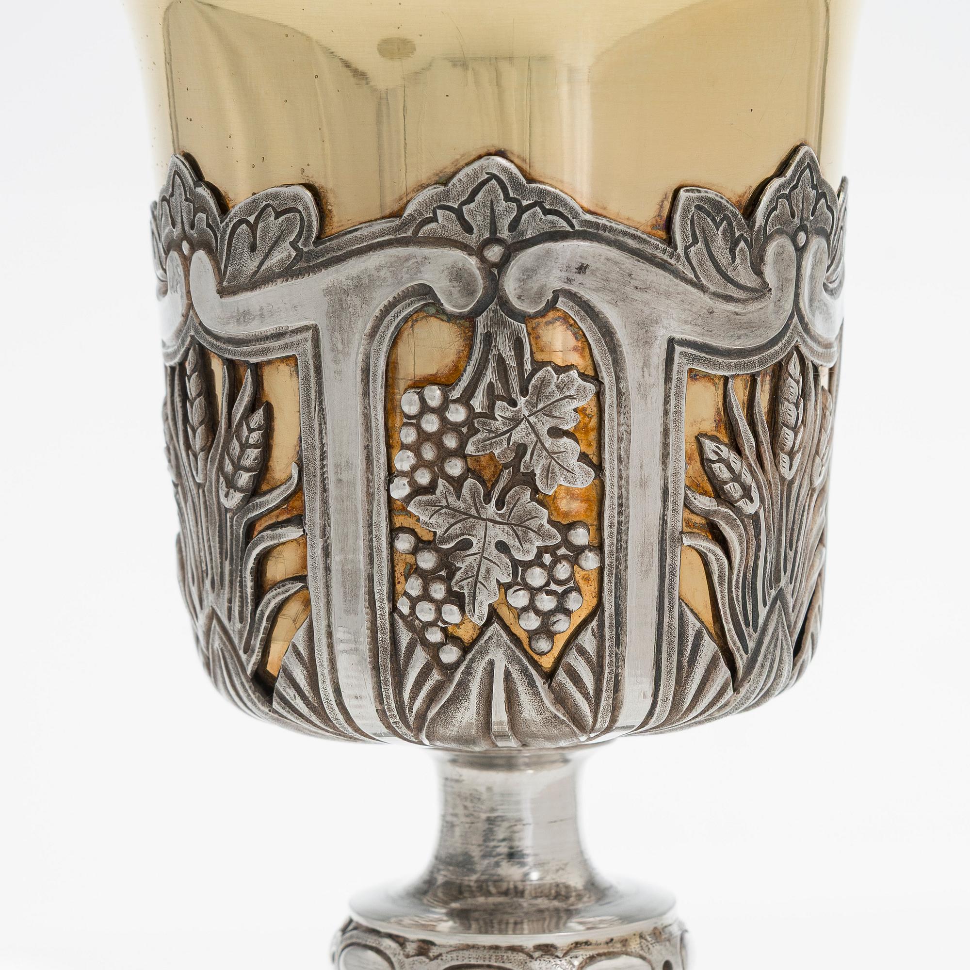 Nattvardskalk med paten, silver, Paris 1798-1809 och Frankrike 1800-tal. I schatull.