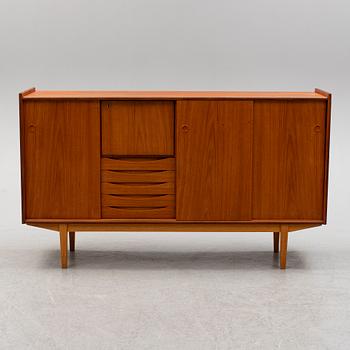 A 1950s/1960s teak veneered sideboard, Bräntorps.