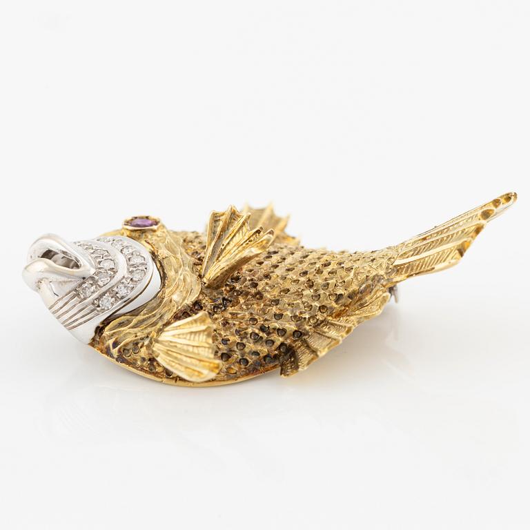 Brooch, Uno A Erre, fish, 18K gold with diamonds and ruby, Italy.