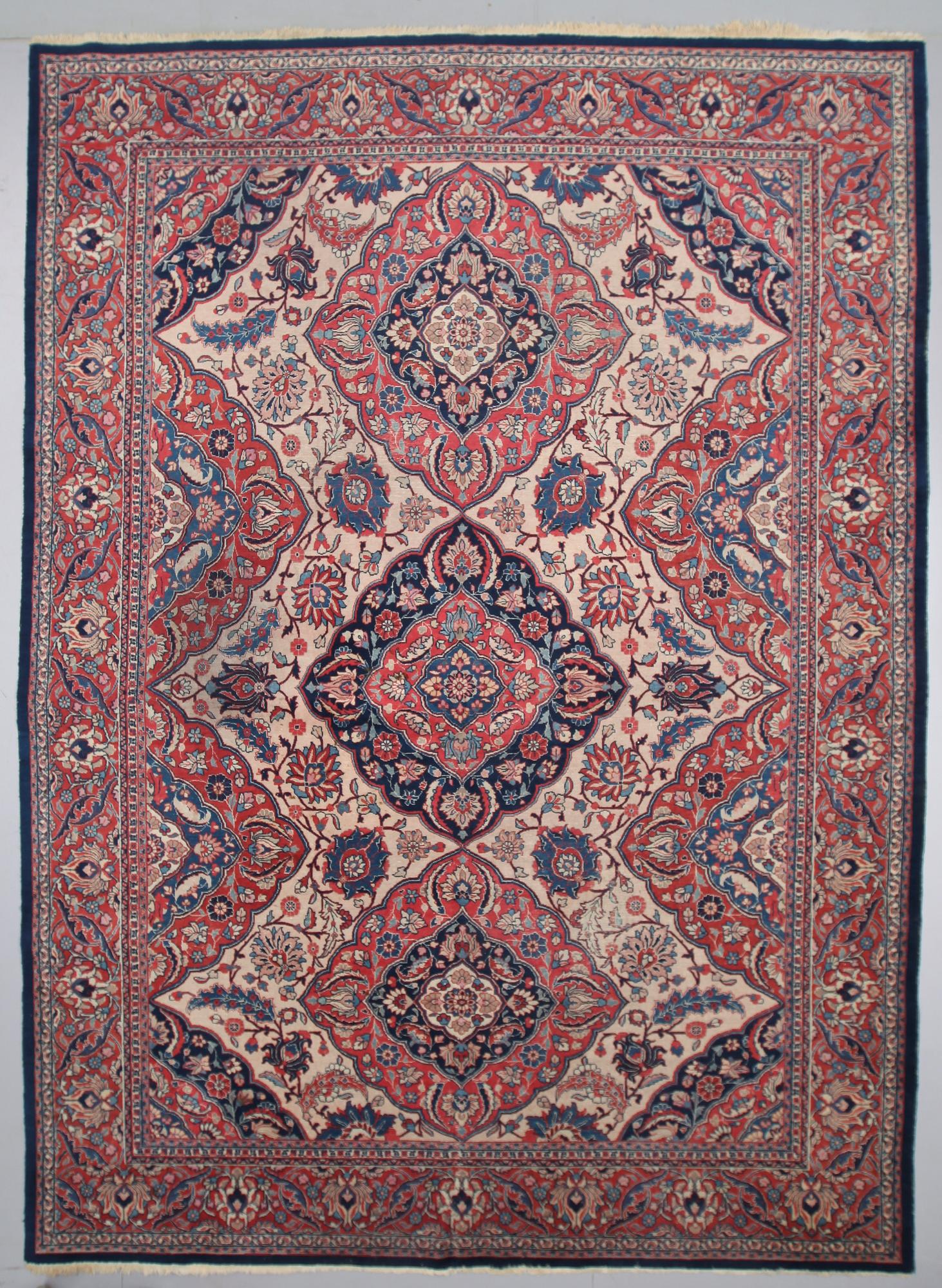MATTA, Täbris, semiantik. 410 x 300 cm.