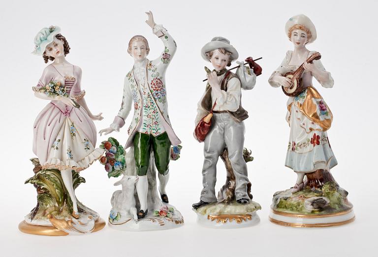 FIGURINER, 4 st, porslin, Neapelliknande märke, 1900-tal.