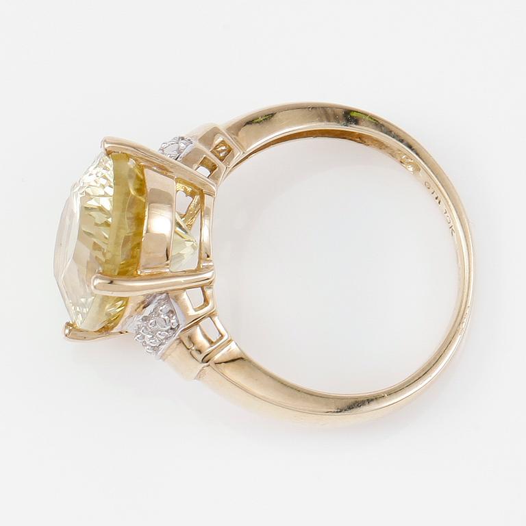 RING, 10K, gul kvarts och mindre diamanter.
