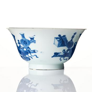 A blue and white bowl, Qing dynasty, Kangxi (1662-1722).