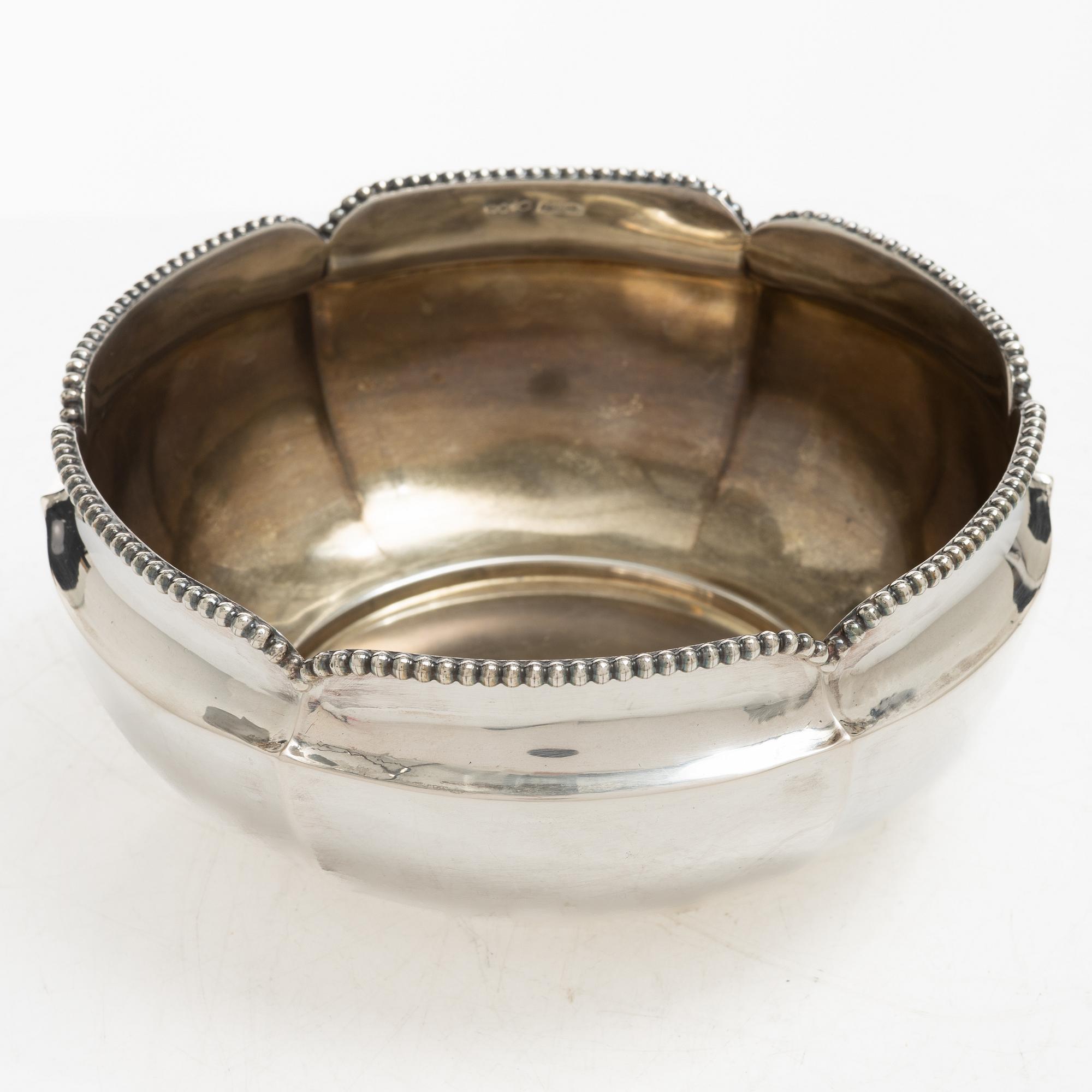 A Swedish silver bowl, mark of F Linder Carl L Nordströms Eftr, Uddevalla 1919.