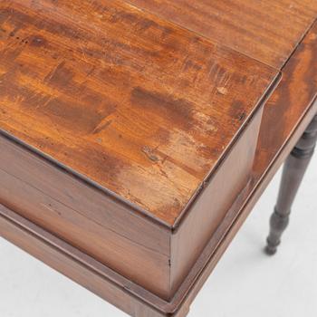 Ladies' writing desk. 19th century.