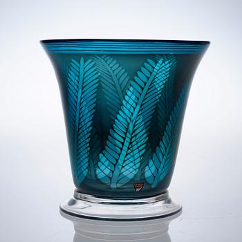 A Gunnar Cyrén graal glass vase, Orrefors 1989.