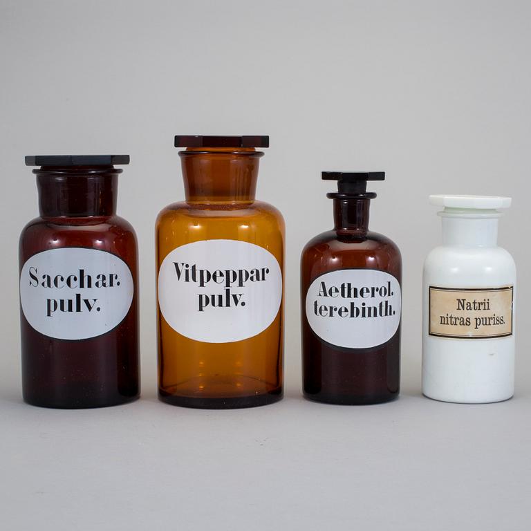 APOTEKSFLASKOR, 12 st, glas, 1900-talets första hälft.