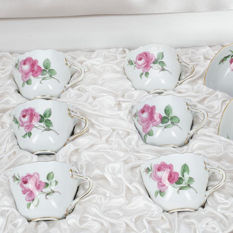 KAFFEKOPPAR MED FAT, porslin, Meissen, 1900-tal.