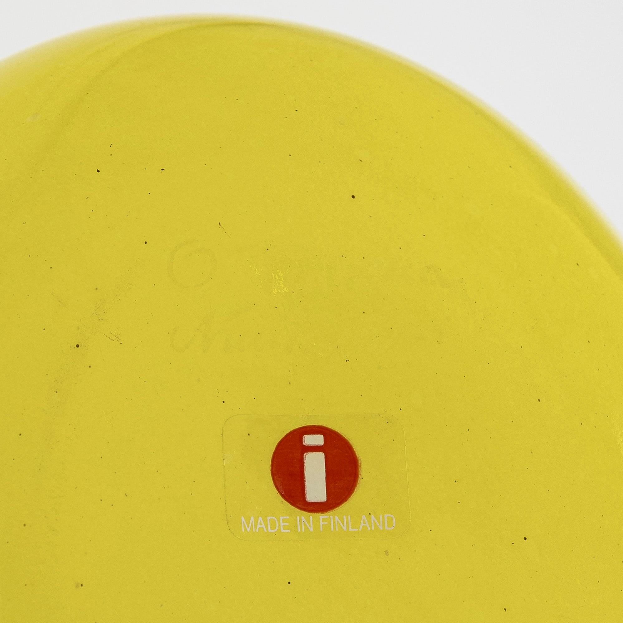 Oiva Toikka, a "Golden Oriole" glass bird, signed O. Toikka Nuutajärvi.