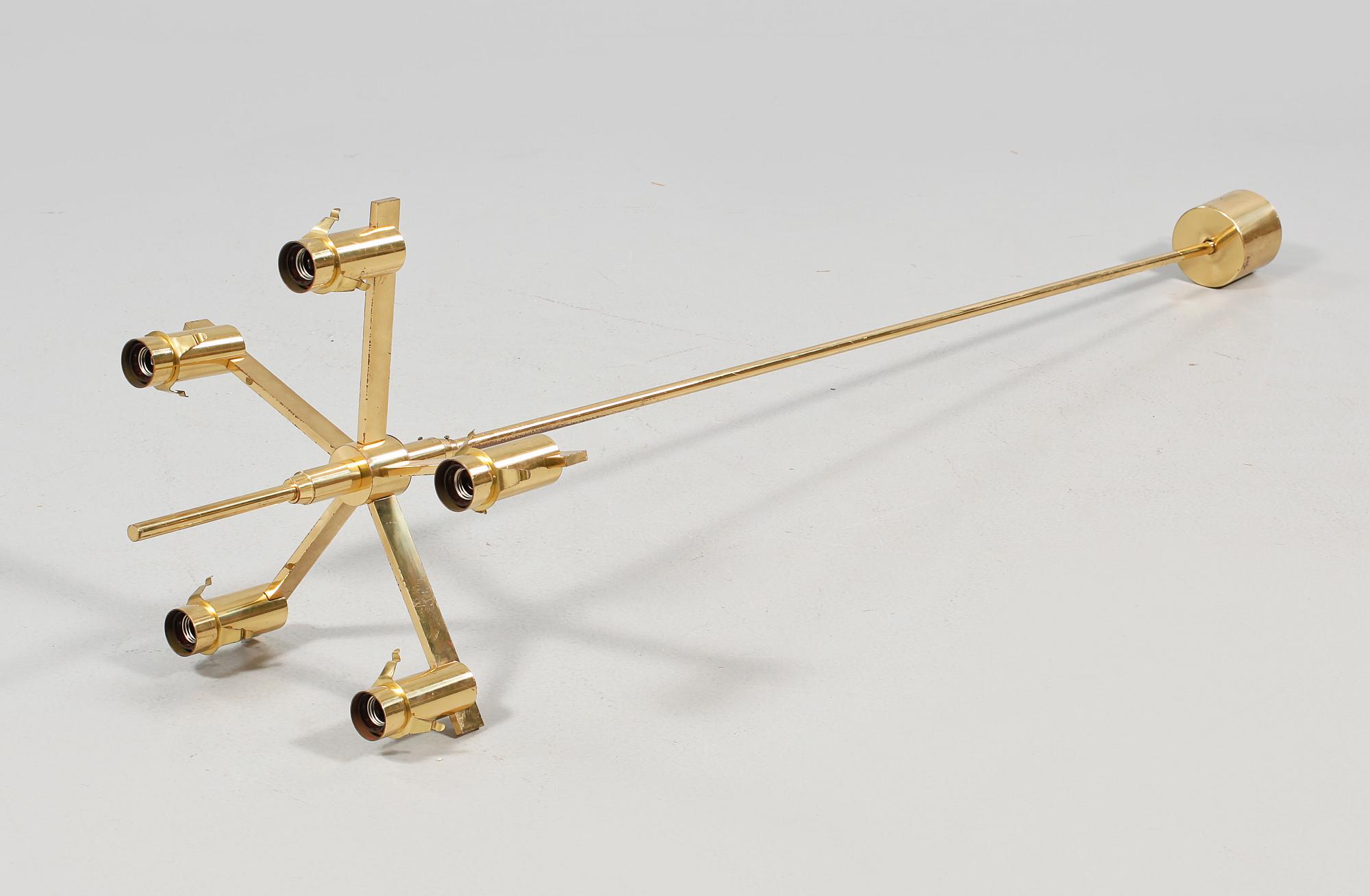 TAKLAMPA, Hans-Agne Jakobsson, Markaryd, 1900-talets andra hälft, höjd 186 cm.