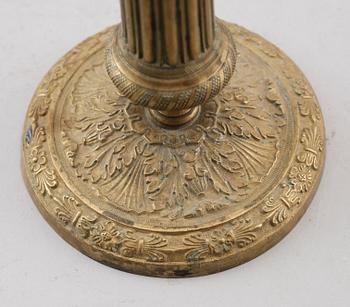 LJUSSTAKAR, 1 par, förgylld brons, empire, 1800-talets första hälft.