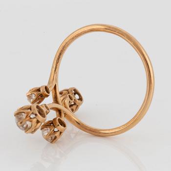 Ring 14K guld med gammal- och rosenslipade diamanter med total vikt ca 1.50 ct.