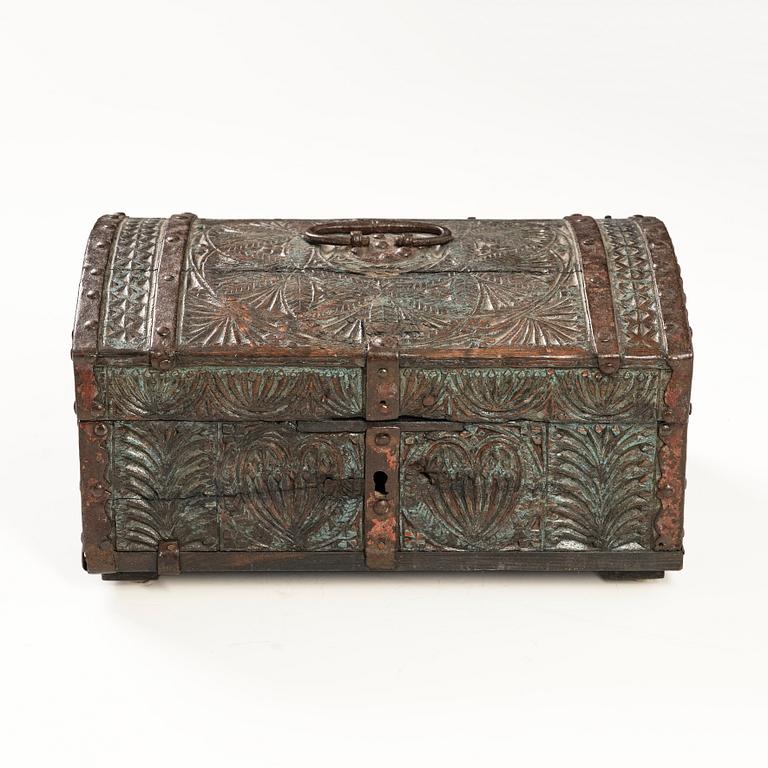 A Swedish carved baroque chest, 17th / early 18th century.