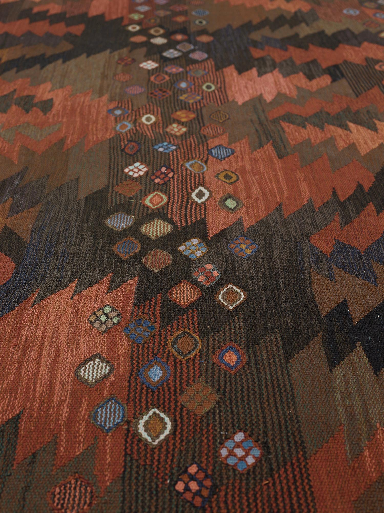 Barbro Nilsson, Matta, "Tånga brun original", gobelängteknik, ca 306,5-310 x 249,5-251,5 cm, signerad AB MMF BN.