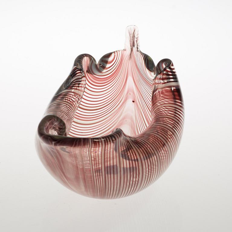 A Tyra Lundgren glass bowl, Venini, Murano, Italy 1930's-40's.