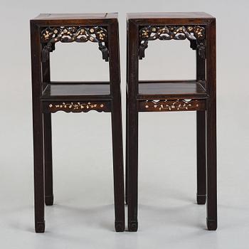 BORD, två stycken, trä. Kina, 1900-tal.