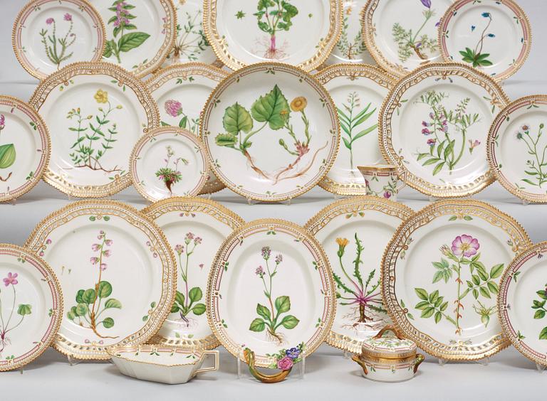 A Royal Copenhagen 'Flora Danica' part dinner service, Denmark, 20th Century. (27 pieces).