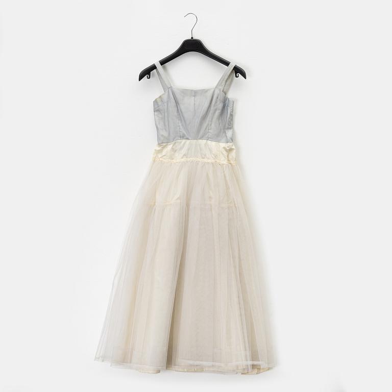 Märtha Skolan, a vintage silk dress.