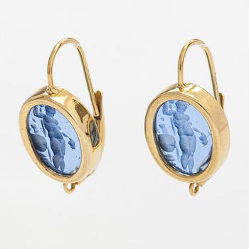 A pair of 18K gold earrings, with glass intaglio, Tagliamonte, Italy.