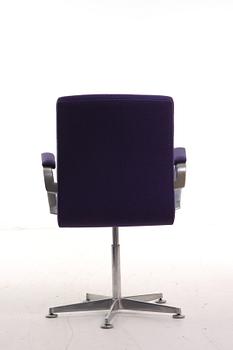 KARMSTOL, "Oxford Chair", Arne Jacobsen för Fritz Hansen, etikettmärkt.