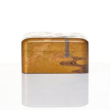 Ask med lock, skål samt handtag, lack. Japan, 1800-tal.