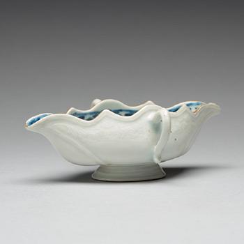 SÅSSNIPA, vapenporslin. Qingdynastin, 1700-talets första hälft.
