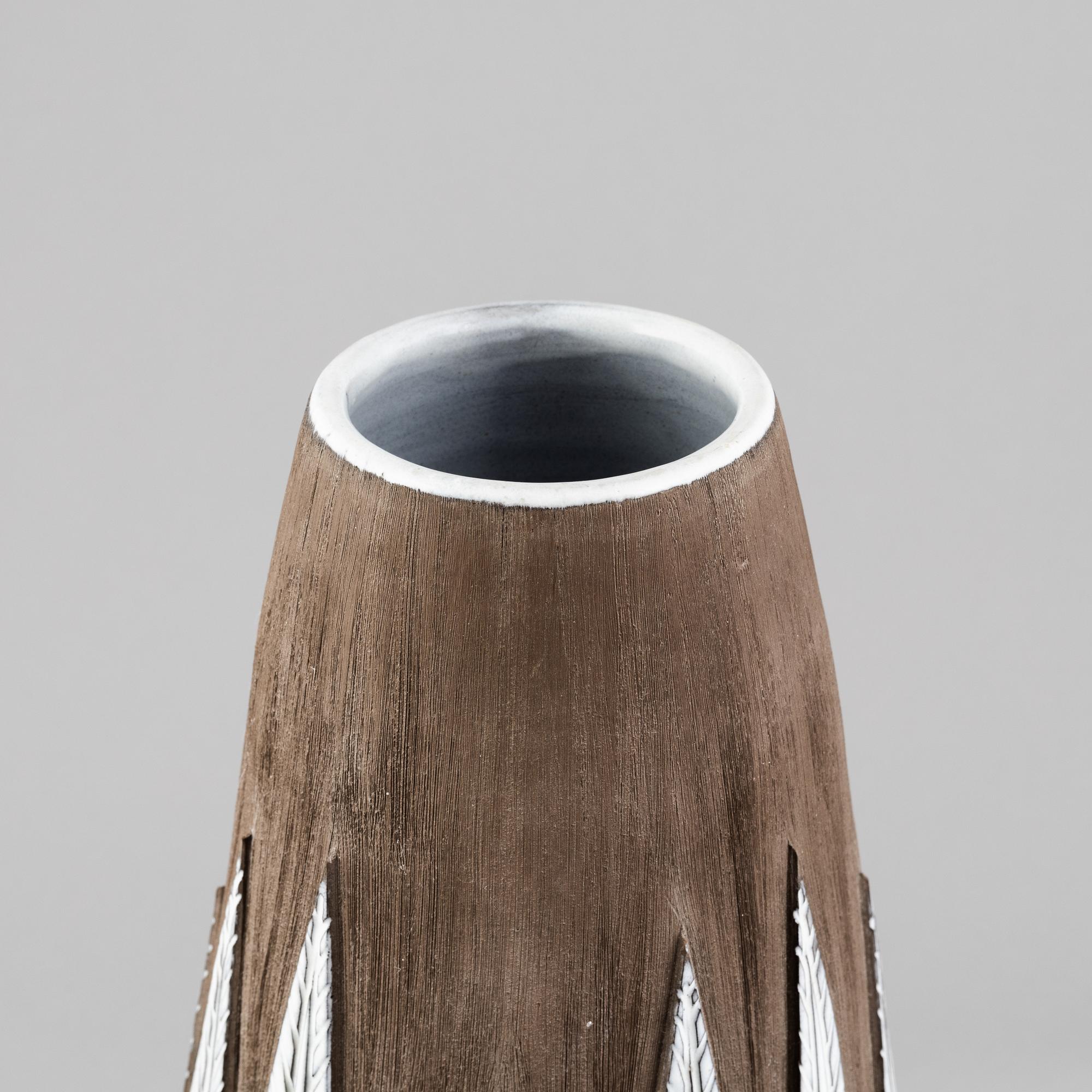 Anna-Lisa Thomson, an earthenware 'Paprika' vase, Upsala Ekeby.