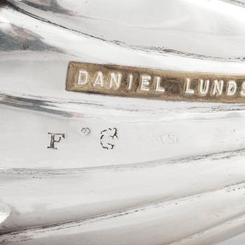 Daniel Lundström, gräddsnäcka, delvis förgyllt silver, Stockholm 1764. Rokoko.