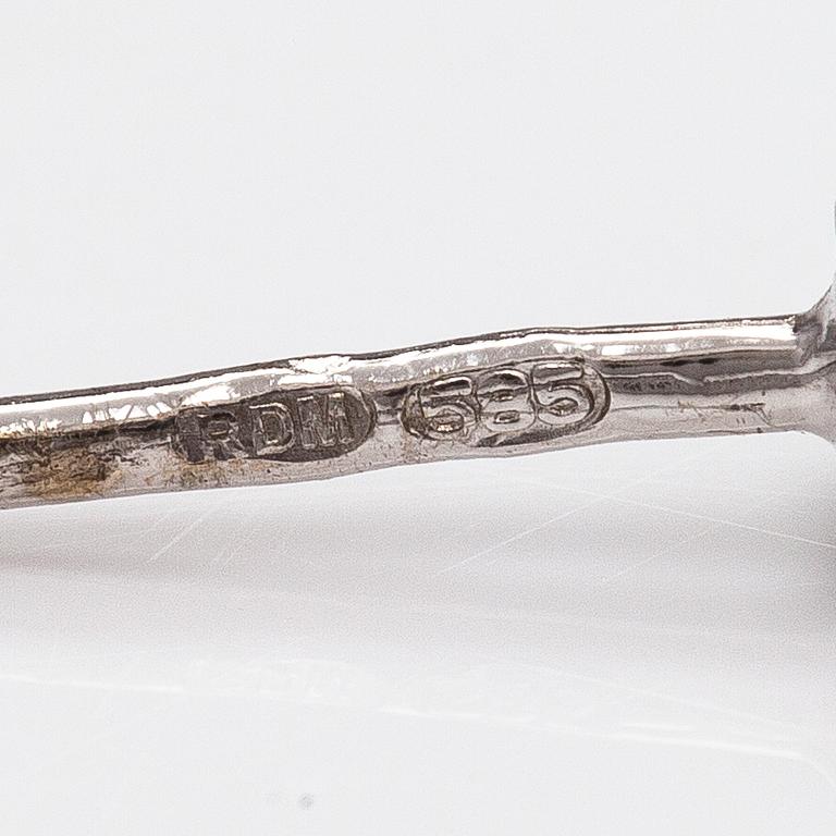 A pair of 18K white gold earrings with diamonds ca. 0.40 ct in total.