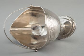 A BOWL, sterling silver. Alexander Field London 1799. Height 17,5 cm, weight 232 g.