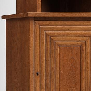 Oscar Nilsson, attributed to, a corner cabinet, likely executed at Isidor Hörlin AB, Stockholm in the 1930s-1940s.