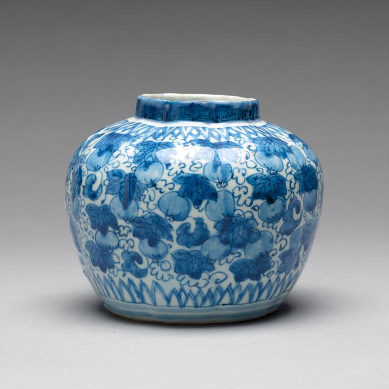 A blue and white jar, Ming dynasty, Wanli (1572-1620).