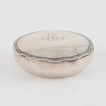 Askar, 2 st, samt vistkortshållare, silver, Finland.