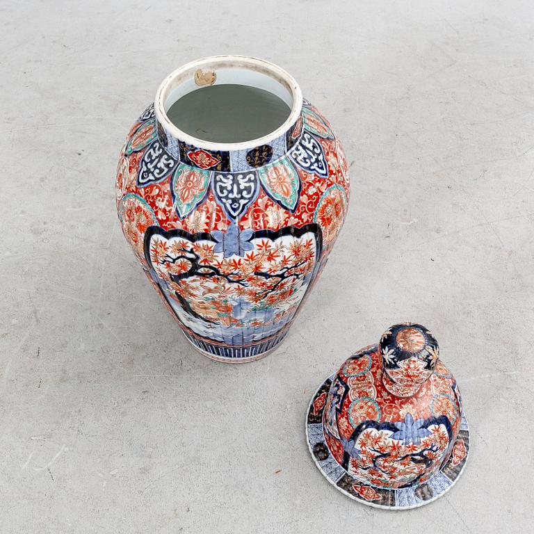 Lockurna Japan Imari 1800-tal porslin.