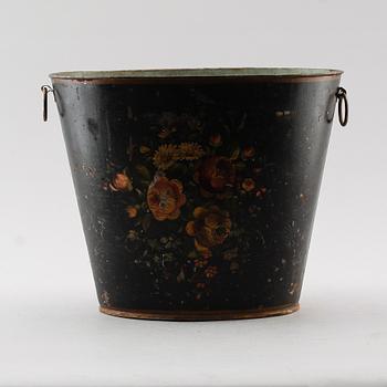 PAPPERSKORG, bemålat plåt, 1900-talets första hälft.