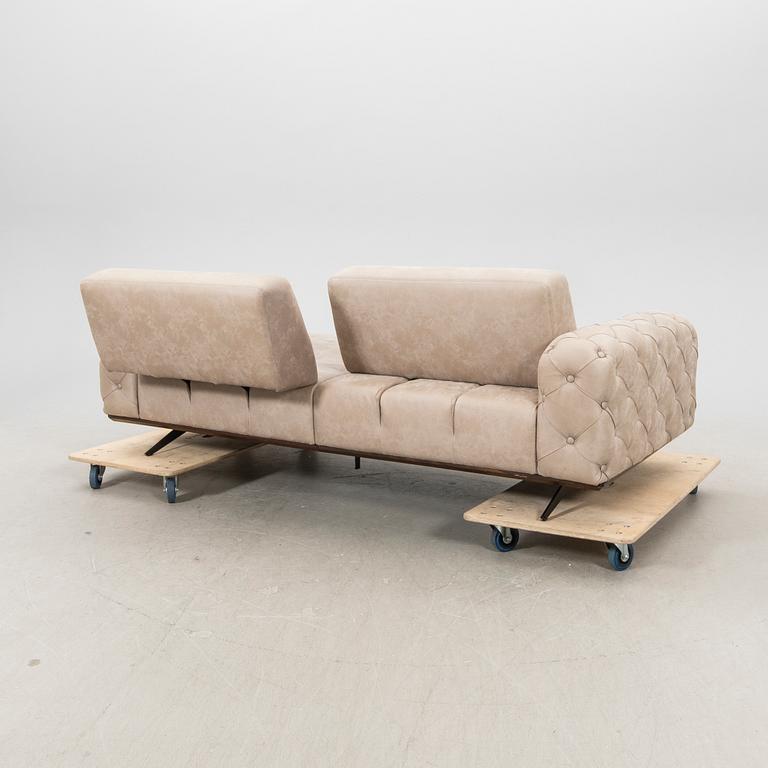 Sofa Saloni Gallardo 21st Century.