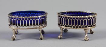 SALTKAR, ett par, silver, Fras Spilbury II, London, England, 1759-60.