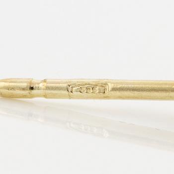 Earrings 14K gold with brilliant-cut diamonds.