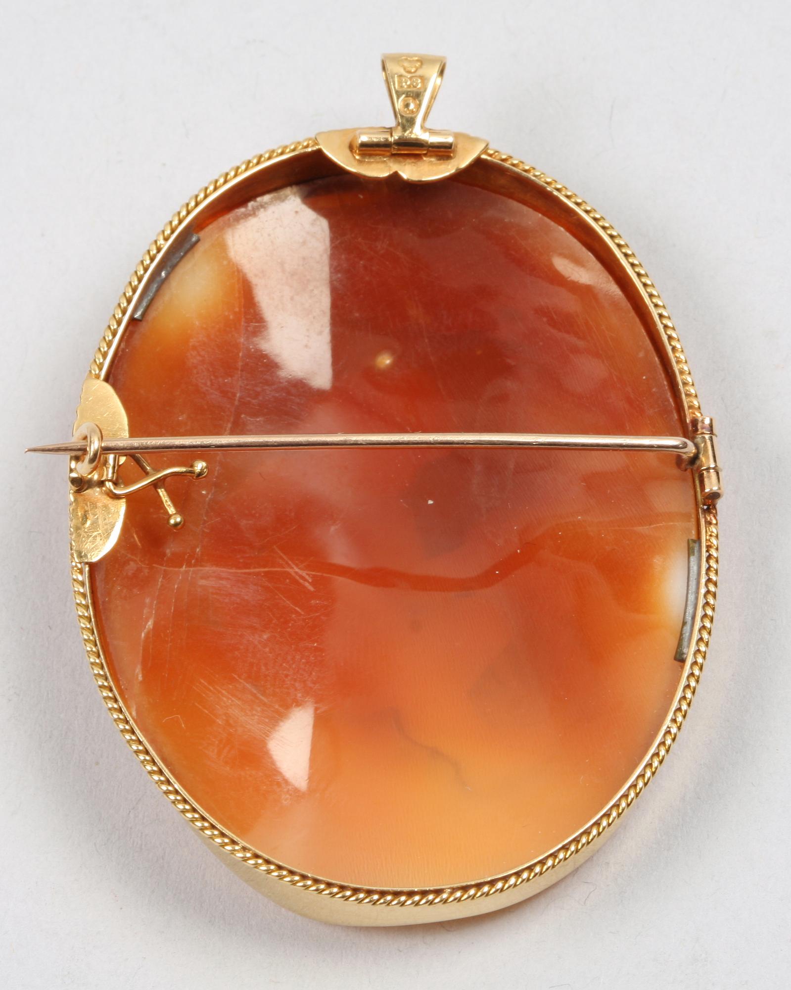 HÄNGE, guld och camé, 18k, 1941.