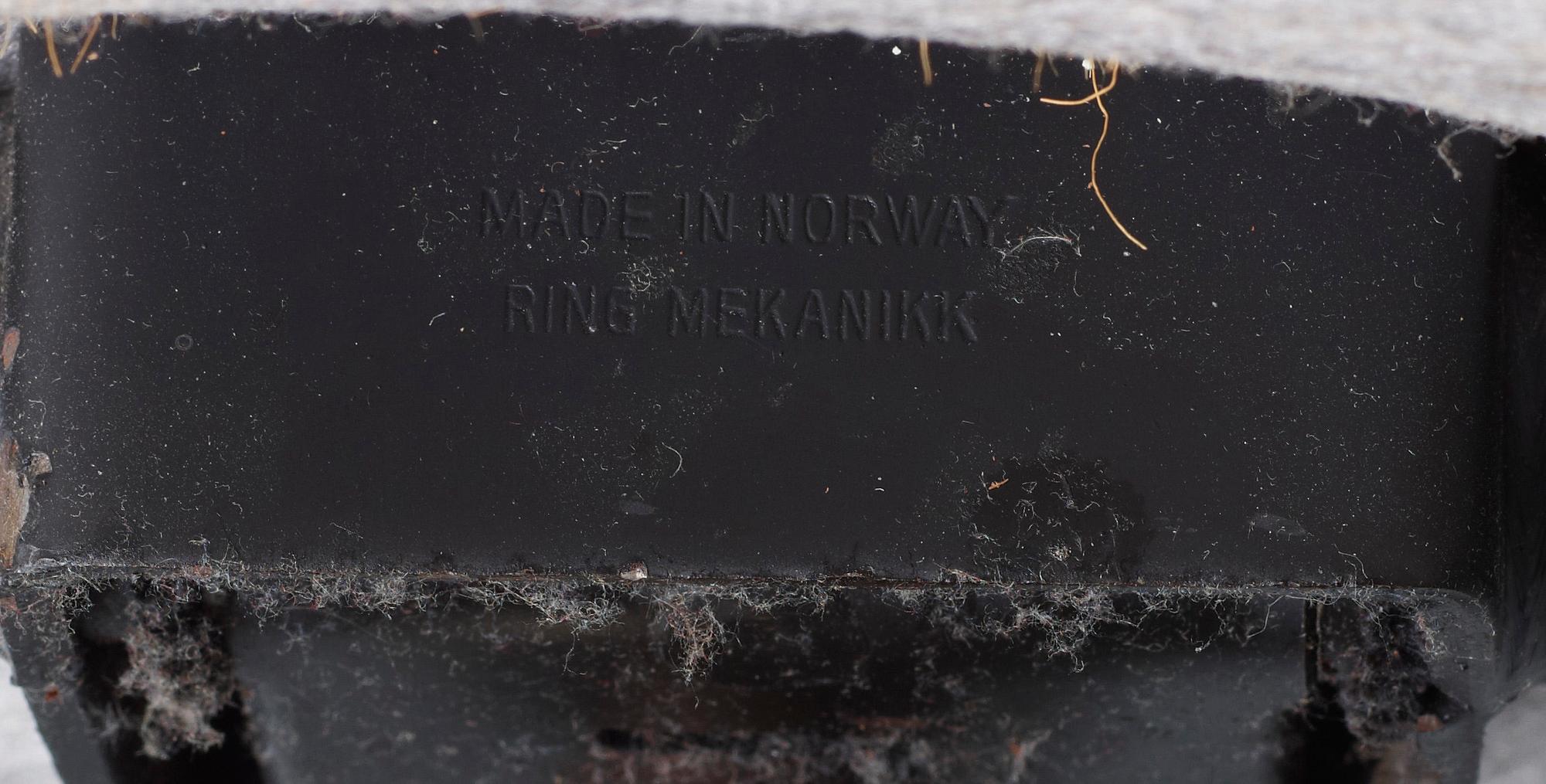 SKRIVBORDSSTOL, Engelsk stil, Norge, 1900-talets andra hälft.