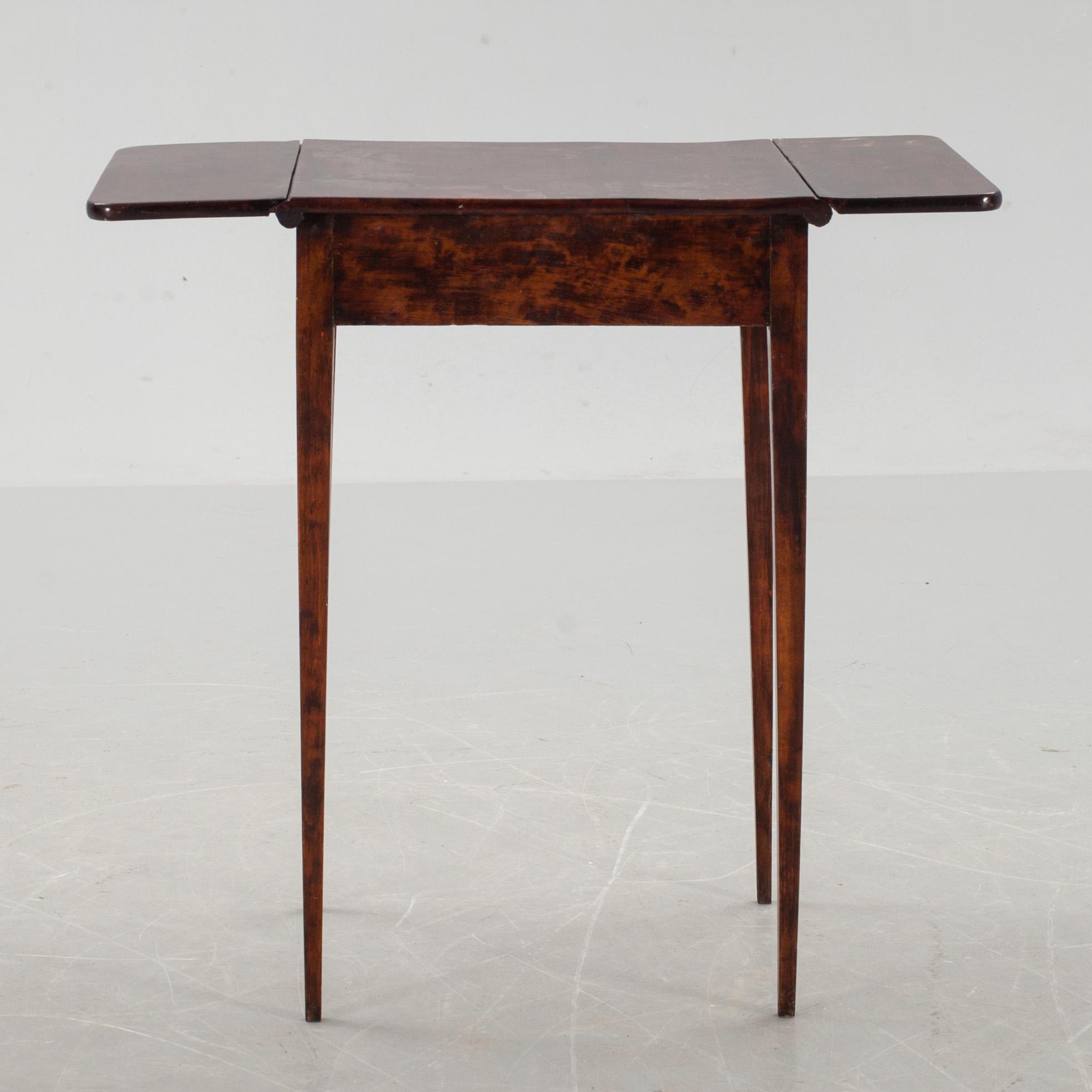 MINDRE KLAFFBORD. 1800-TAL.