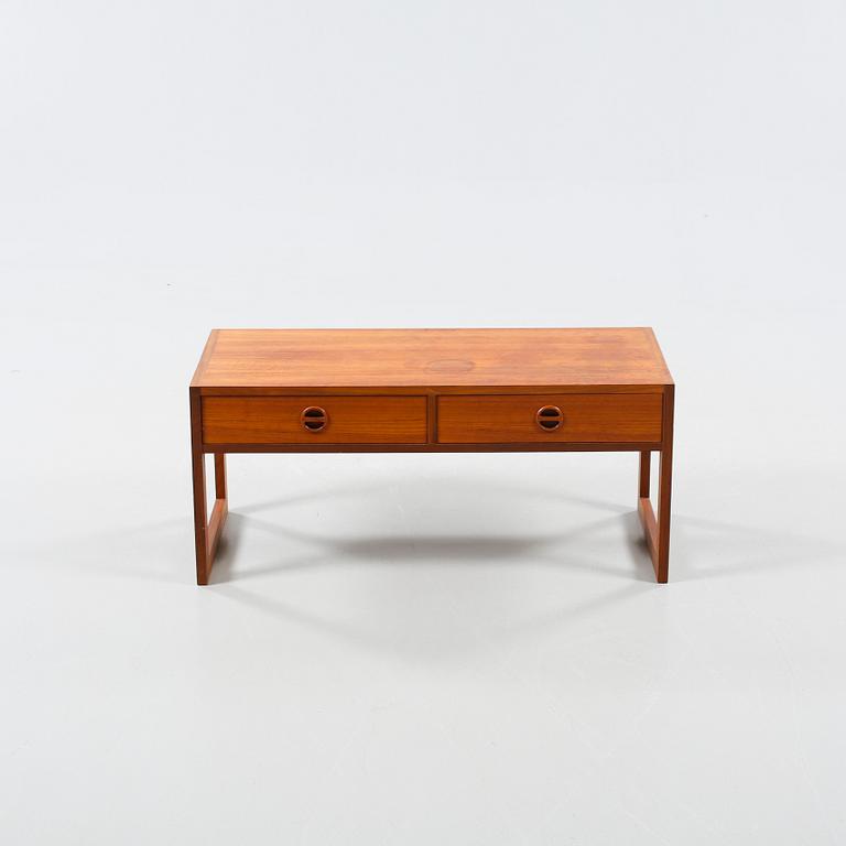 A tv bench, model "Varié TV 1", designed by Arne Wahl Iversen for Möbel-Ikea 1960.