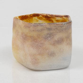 Oiva Toikka, a glass bowl, Nuutajärvi, Finland.