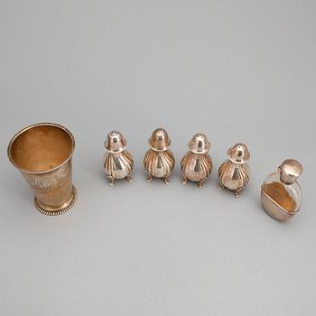 PARTI SILVER, 6 föremål, bla C.G Hallberg, Stockholm, 1913. Vikt ca 590 gram.