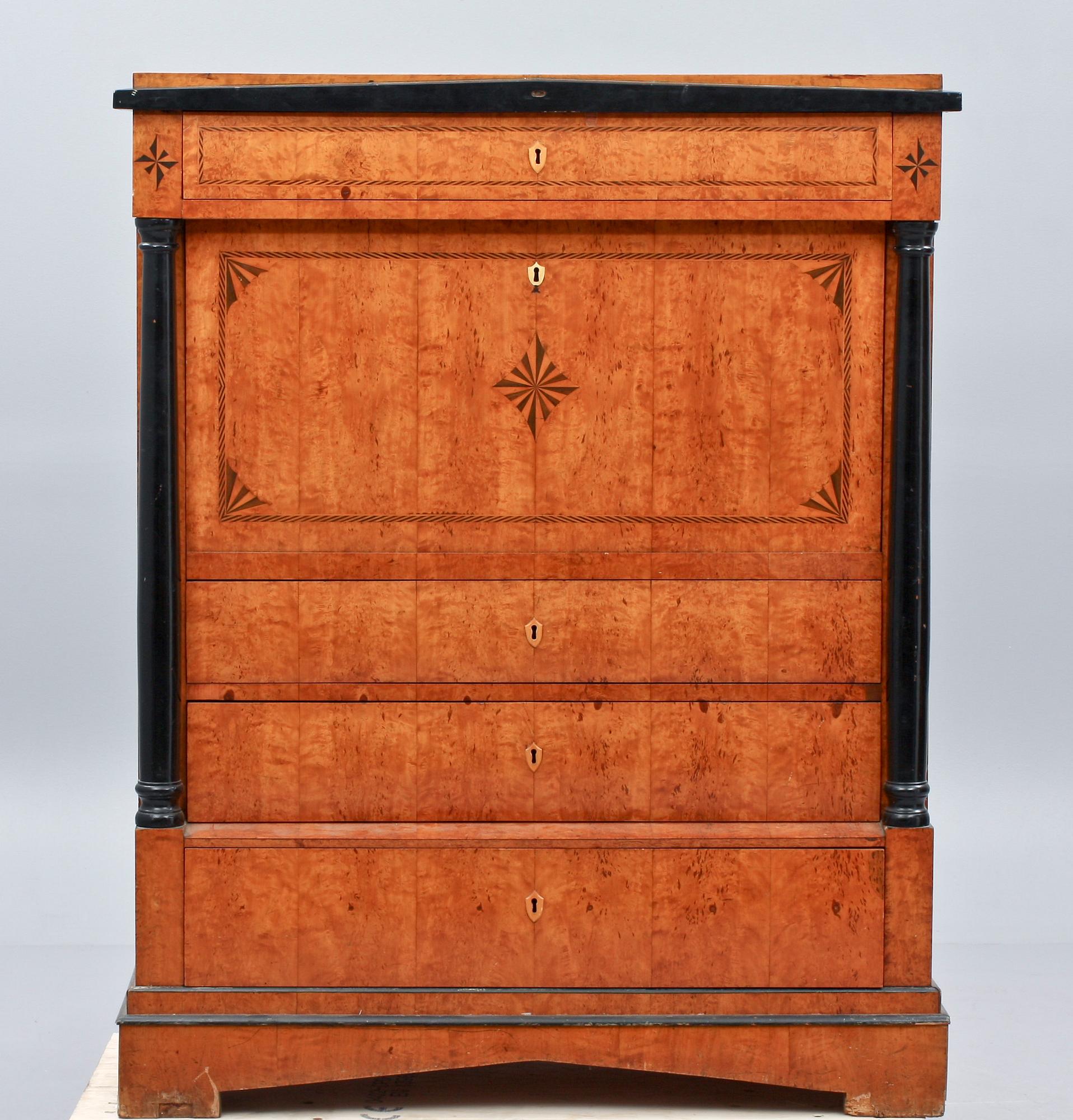 SKRIVBYRÅ, empire, 1800-talets mitt.