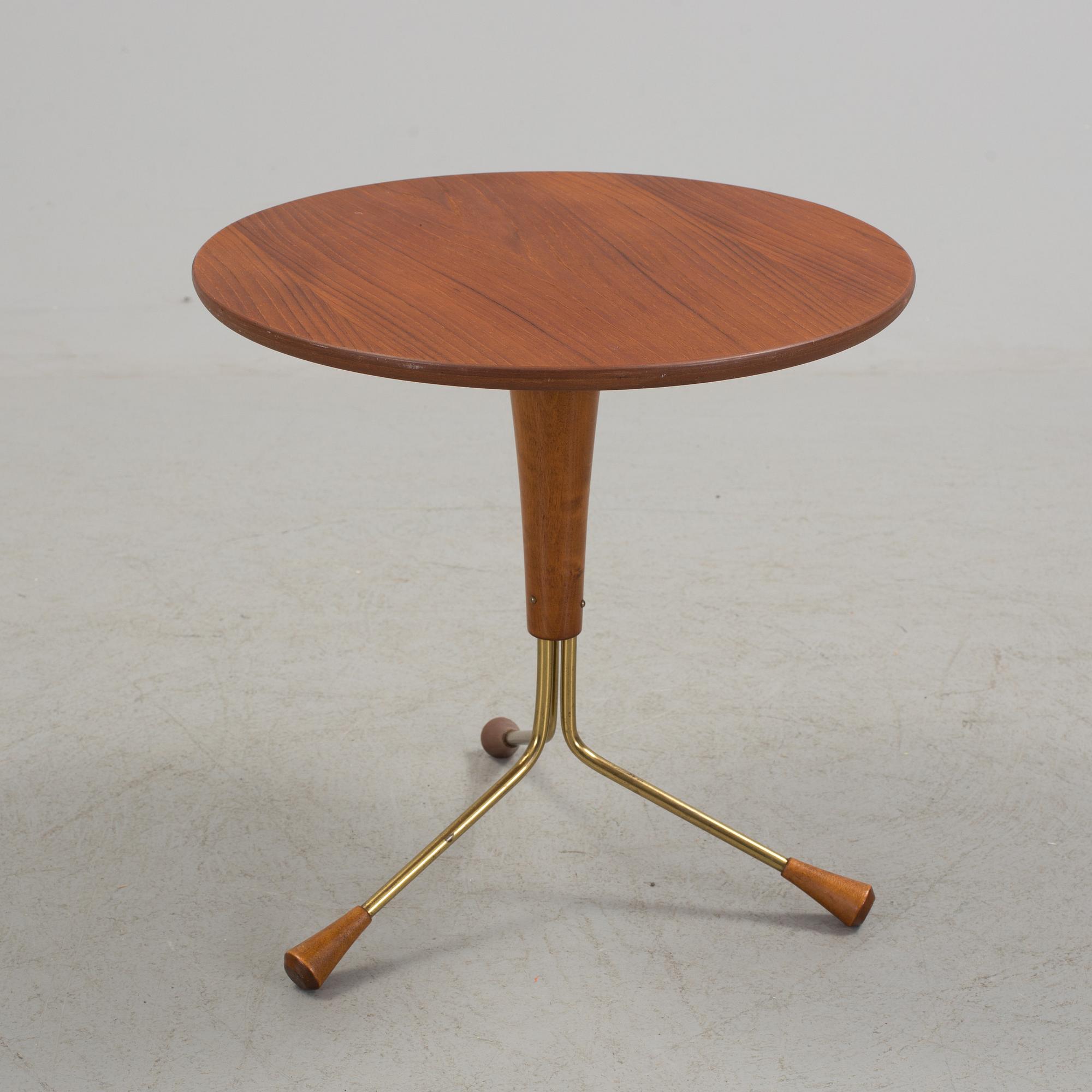 A 'Alberts-table' by Albert Larsson, Tibro.