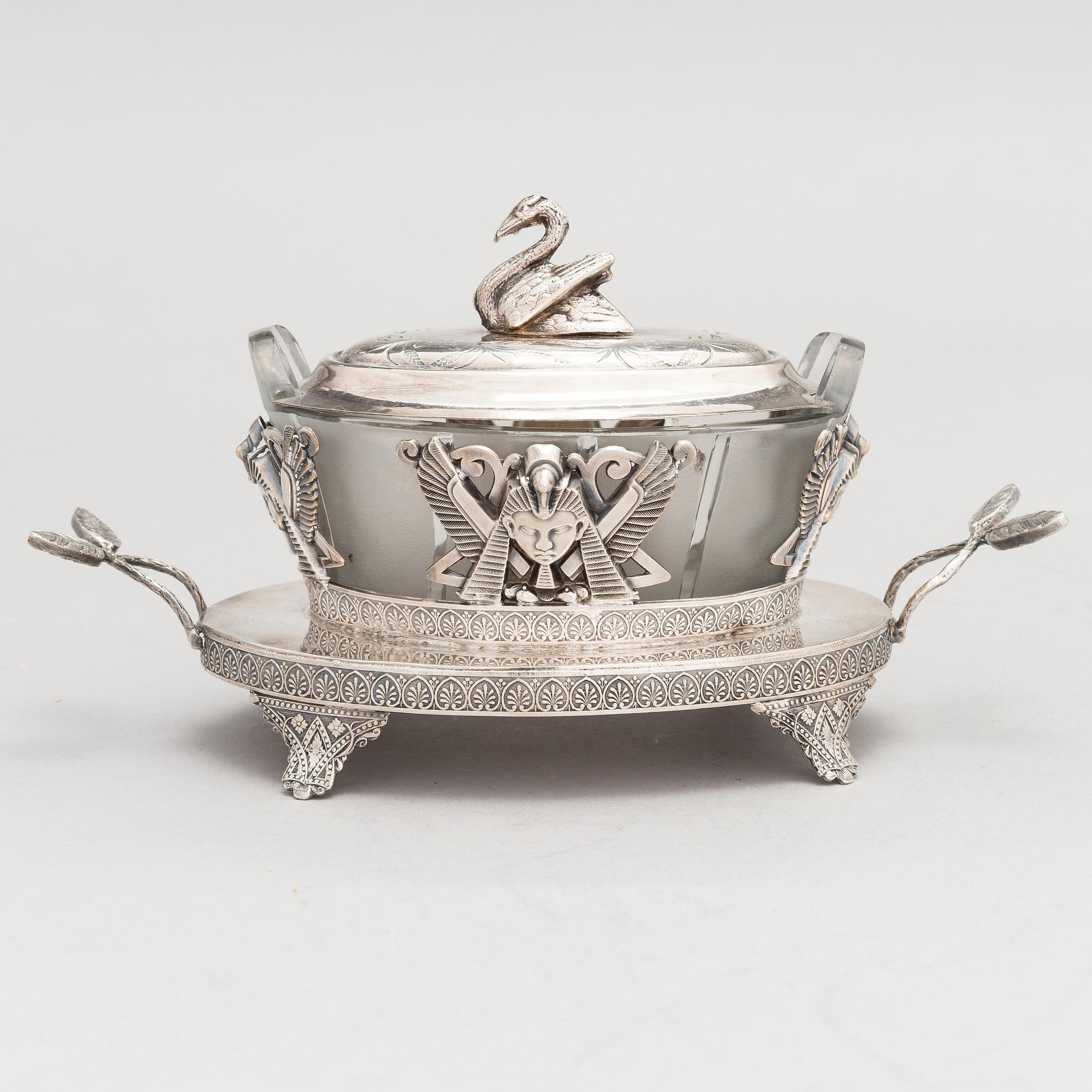 An 'Egyptian Empire style' caviar bowl c. 1900.